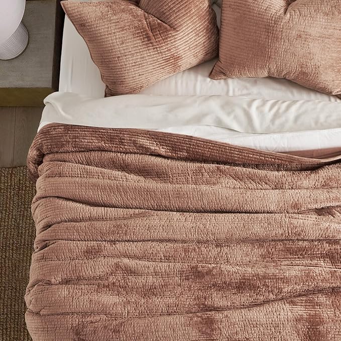 EVERGRACE Velvet Quilt Set Queen Size, Luxurious Soft Quilted Bedding Sets, Lightweight Velvet Comforter for All Season, Striped Channel Bedspread Coverlet with 2 Shams, Terracotta Clay
