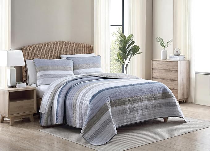 Nautica - King Quilt Set, Soft Cotton Bedding with a Medium Weight Feel, Reversible 3 Piece Bed Set with Matching Pillowcases (Galewood Blue/Beige)