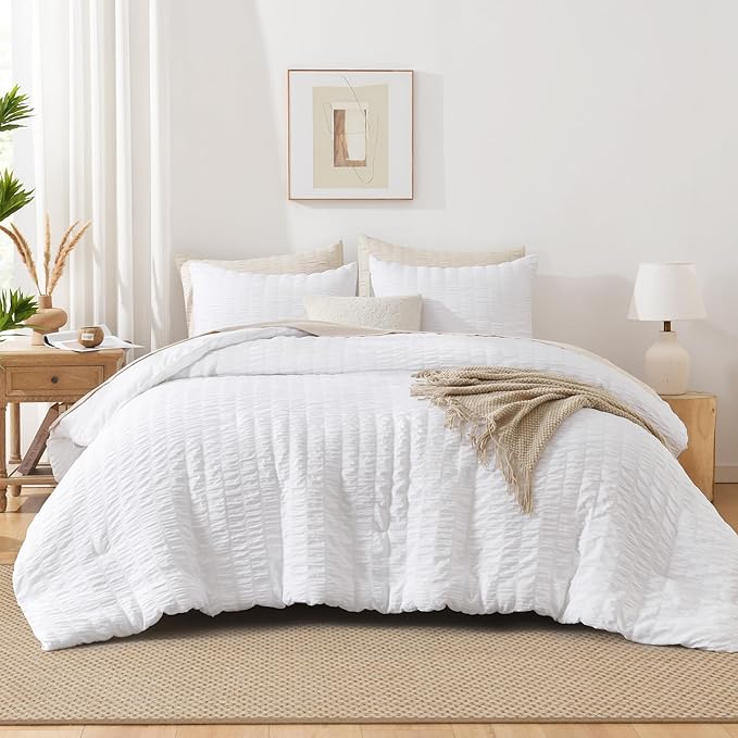 AveLom Seersucker King Comforter Set (104x90 inches), 3 Pieces - 100% Soft Washed Microfiber Lightweight Comforter with 2 Pillowcases, All Season Down Alternative Comforter Set for Bedding, White
