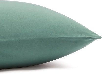 Amazon Basics Breathable Ultra-Soft Wrinkle Resistant Brushed Microfiber 4-Piece Bed Sheet Set with 14-Inch Deep Pockets, King, Emerald Green, Solid