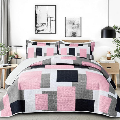 3 Piece Pink Grey Quilt Set California King Size Pink Gray White Geometric Reversible Bedding Set Microfiber Lightweight Bedspread Coverlet with 2 Shams Bed Cover for All Season, 118''x106''