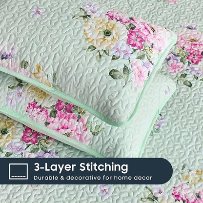 Wake In Cloud - Shabby Chic Quilt Set, Floral Coquette Cottagecore Farmhouse Vintage Flowers, for Women Teen Girls, Reversible Lightweight Bedspread Coverlet, 3 Pieces, Green, Queen/Full Size