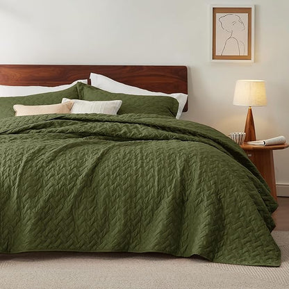 Bedsure Quilts Twin Size - Lightweight Bedspreads Twin Size with Basket Weave Pattern, Soft Quilt Bedding Set, Olive Green Comforter Set Coverlet for All Seasons with 1 Pillow Sham (68" x 86") | Skin-Friendly Soft, All-Season Comfort, Breathable, Light...