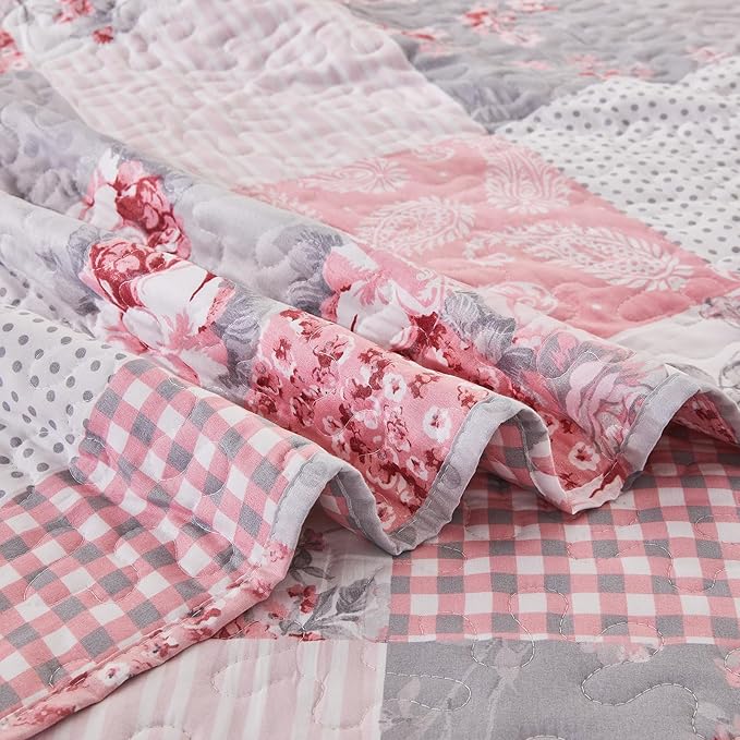 Oversized King Size Pink Grey Floral Quilt Set 128x120 Plaid Patchwork Extra Wide Super King Size Comforter Rversible Quilted Bedspread Coverlet Set 3-Piece Bedding Set Bed Cover with 2 Pillow Shams | Oversized King Quilt, Pink Plaid Quilt Set, 128x120...