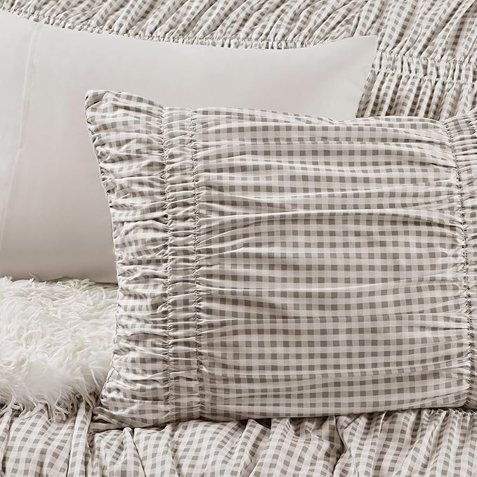 Intelligent Design Ella Queen Comforter Set – Ruched Gingham Shabby Chic Bedding, Bow-Tie Detail, All Season Lightweight 3 Piece Bedding Set, Sham, Full/Queen, Brown