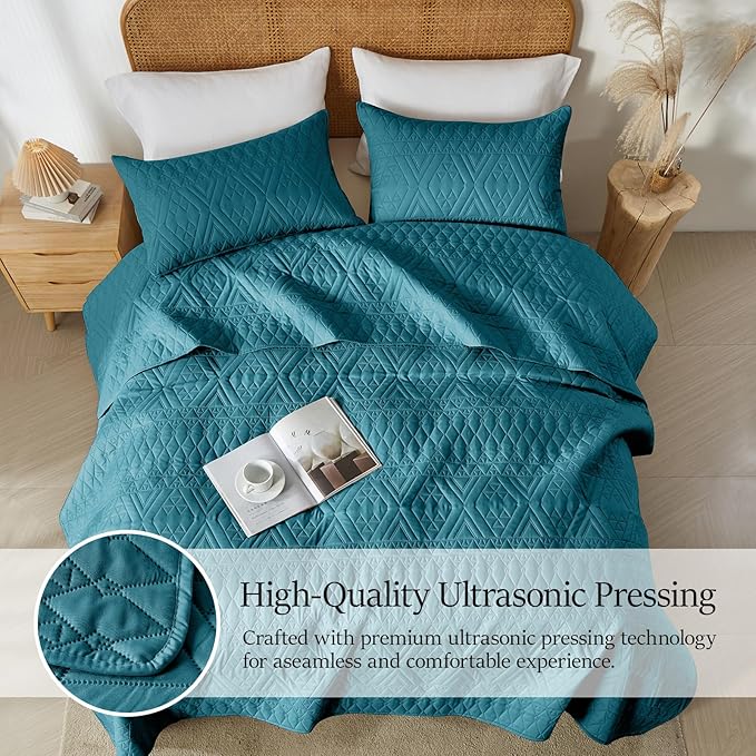 akkialla King/Cal King Quilt Set, Teal Lightweight Microfiber Bedspread Coverlet, Boho Geometric Pattern, Soft All-Season Bedding, 3-Piece (1 Quilt, 2 Pillow Shams) | Breathable fabric, Modern style