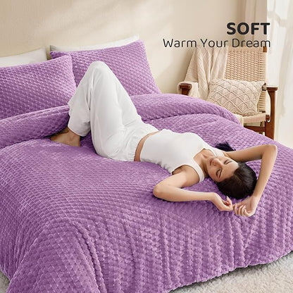Petrichor Fluffy Queen Comforter Set - Ultra-Soft Lavender Flannel Thick Comforter for Queen Bed, Luxury Warm Bedding Set for Winter & Fall, Cozy Fuzzy Bed Set 3 Pieces (1 Comforter & 2 Pillowcases)