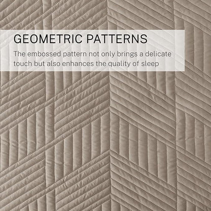 Exclusivo Mezcla Ultrasonic Twin Quilt Bedding Set, Lightweight Taupe Bedspreads Soft Modern Geometric Coverlet Set for All Seasons (1 Quilt and 1 Pillow Sham)