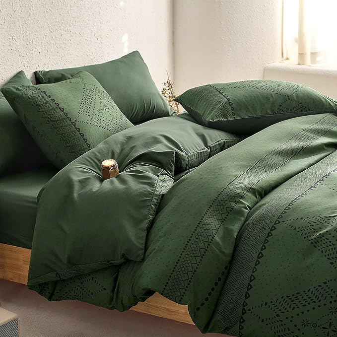 Wake In Cloud - Boho Comforter Set, Farmhouse Bohemian Western Aztec Neutral Aesthetic, Soft Lightweight Bedding, 3 Pieces, Dark Olive Green, Queen Size