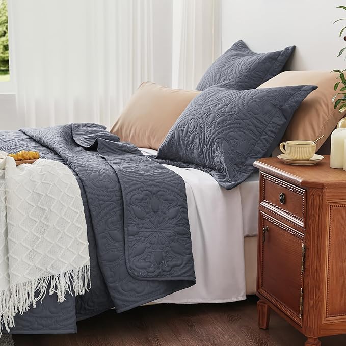EXQ Home Quilt Set Full Queen Size Bluish Grey 3 Piece,Lightweight Soft Coverlet Mandala Flower Pattern Bedspread Set for All Season(1 Quilt,2 Pillow Shams)