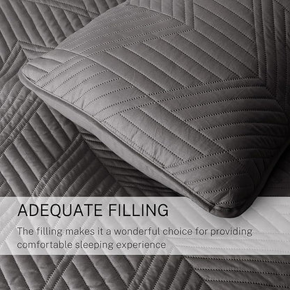 Exclusivo Mezcla California King Quilt Bedding Set, Lightweight Grey Oversized King Bedspreads Soft Modern Geometric Coverlet Set for All Seasons (1 Quilt and 2 Pillow Shams)