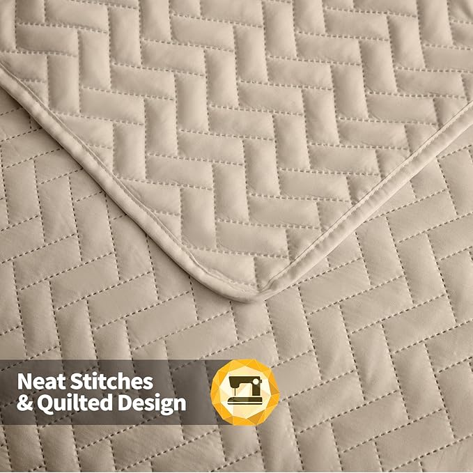 Maple&Stone Quilt Set Twin/Twin XL, Lightweight Beige Bedspread Ultrasonic Chevron Pattern Light Coverlet for All Season Comforter Bedding Decor - 2 Piece Twin Extra Long Bed Cover Sets