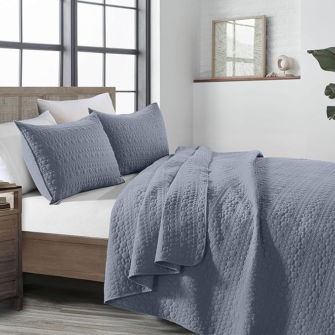 HORIMOTE HOME Quilt Set King Size Denim Blue, Classic Geometric Spots Stitched Pattern, Pre-Washed Microfiber Coverlet Ultra Soft Lightweight Quilted Bedspread for All Season, 3 Pieces