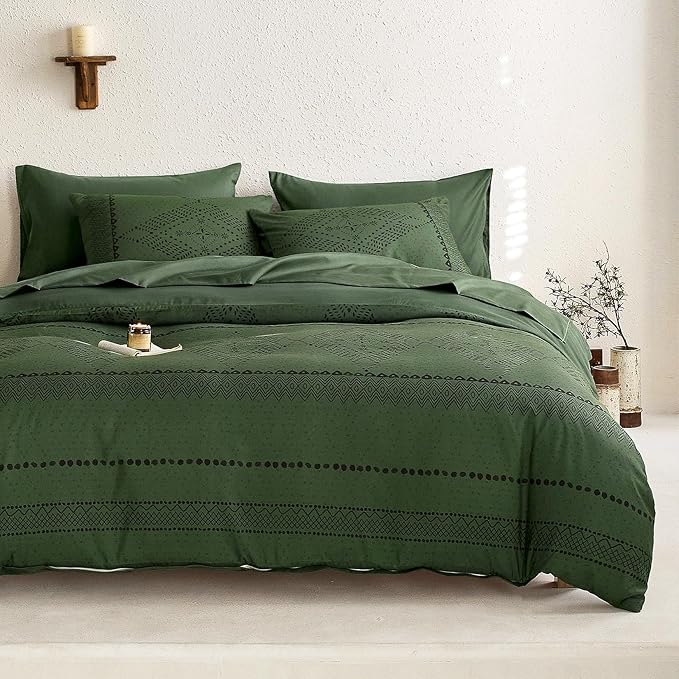Wake In Cloud - Boho Comforter Set, Farmhouse Bohemian Western Aztec Neutral Aesthetic, Soft Lightweight Bedding, 3 Pieces, Dark Olive Green, Queen Size