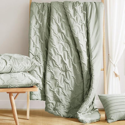 Comfort Spaces Comforter for King Size Bed, Ogee Ruched with Crinkle Texture, Breathable Comforter Set King, All Season Lightweight Bedding Set, Shams, Décor Pilow, King/Cal King Green 4 Piece