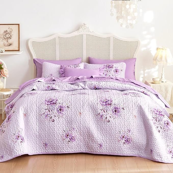 Wake In Cloud - Shabby Chic Quilt Set, Floral Coquette Cottagecore Farmhouse Vintage Flowers, for Women Teen Girls, Reversible Lightweight Bedspread Coverlet, 3 Pieces, Purple, Queen/Full Size