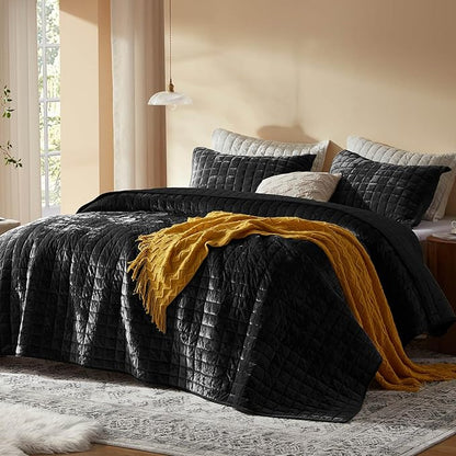 LEAONME Velvet Quilt King Size-98''x106'', Lightweight Black Velvet Comforter Set with 2 Pillow Shams, Soft Bedspread Coverlet Quilted Bedding Set for All Season