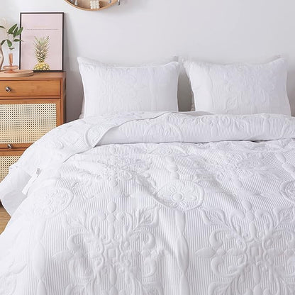 B2EVER White Damask Quilt King Size Bedding Sets with 2 Pillow Shams, Boho Bedspread Lightweight Soft Farmhouse Vintage Bohemian Coverlet Retro Jacquard Pattern Bed Cover for All Season, 3 Pieces