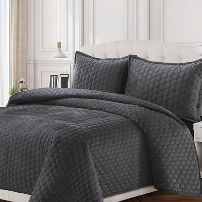 Tribeca Living Lugano Oversized Velvet Quilt Set - All Season, Extra Large, 2 Piece Twin Size Comforter Set with 1 Pillow Sham in Smoke Grey Honeycomb Pattern 260GSM