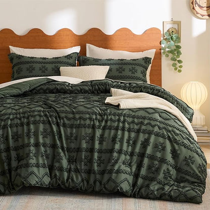 Bedsure Tufted Boho Comforter Set Queen Size - Olive Green Boho Bed Set, GentleSoft™ 3 Pieces Farmhouse Shabby Chic, Home Decor Bedding, Gifts for Woman, Soft Jacquard Queen Comforter for All Seasons