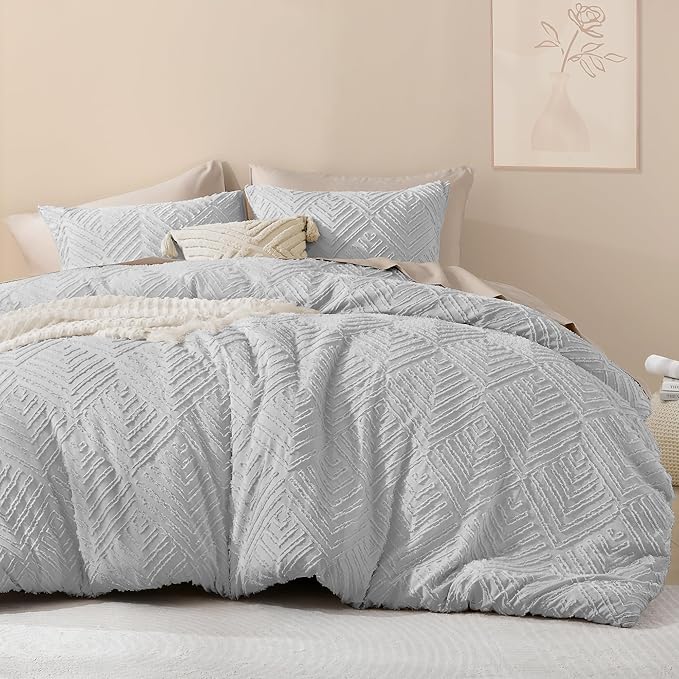 Litanika Light Grey Queen Comforter Set, 3 Pieces Tufted Boho Farmhouse Bedding Comforter Sets, Lightweight Fluffy Comforter Bed Set for All Season (90x90In Comforter and 2 Pillowcases)