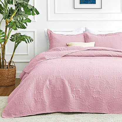 Love's cabin California King Size Quilt Bedding Set Pink Bedspreads - Cal King Summer Lightweight Bedspread Comforter - Coin Pattern Coverlet for All Season - 3 Pieces (1 Quilt, 2 Pillow Shams)