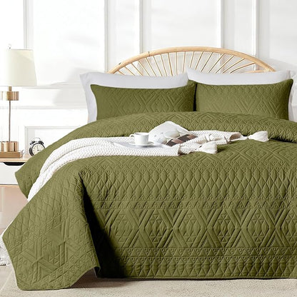 akkialla Full/Queen Size Quilt Bedding Set,Olive Green Lightweight Microfiber Soft Bedspread,Modern Style Geoetric Pattern Coverlet Set for All Seasons,3 Piece(1 Quilt,2 Pillow Shams)