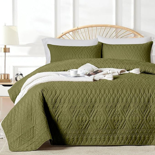akkialla King/Cal King Size Quilt Bedding Set,Olive Green Lightweight Microfiber Soft Bedspread,Modern Style Geometric Pattern Coverlet Set for All Seasons,3 Piece(1 Quilt,2 Pillow Shams)