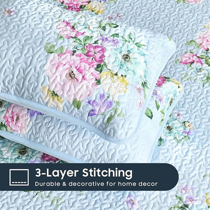 Wake In Cloud - Shabby Chic Quilt Set, Floral Coquette Cottagecore Farmhouse Vintage Flowers, for Women Teen Girls, Reversible Lightweight Bedspread Coverlet, 3 Pieces, Blue, Queen/Full Size
