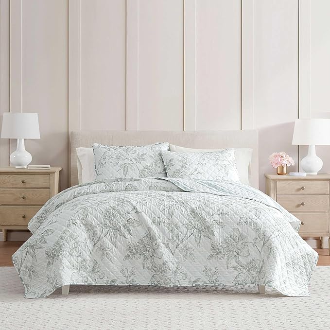 Martha Stewart - Twin Quilt Set, 100% Cotton Reversible Bedding Set, Incredibly Soft Feel for Year Round Comfort, 2 Piece Bed Set with Matching Pillowcase (Vine Flora Green)
