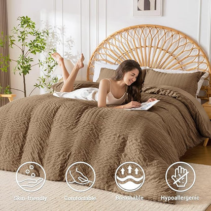 HYMOKEGE Brown Duvet Cover Queen Size, Ultra Soft 3-Piece Seersucker Duvet Cover Set with Zipper Closure, Soft Brushed Microfiber Bedding Set with 8 Corner Ties (90"x90", 2 Pillowshams)