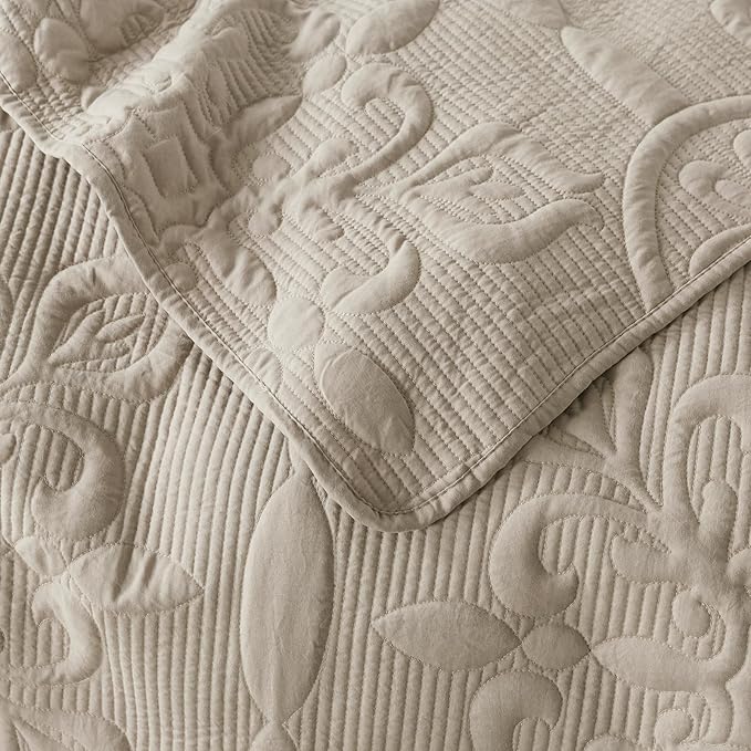 B2EVER Beige Damask Quilt Twin Size Bedding Sets with 1 Pillow Sham, Boho Bedspread Lightweight Soft Farmhouse Vintage Bohemian Coverlet Retro Jacquard Pattern Bed Cover for All Season, 2 Pieces