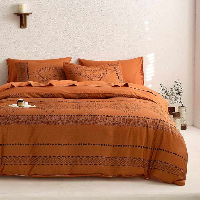 Wake In Cloud - Boho Comforter Set, Farmhouse Bohemian Western Aztec Neutral Aesthetic, Soft Lightweight Bedding, 3 Pieces, Burnt Orange, King Size
