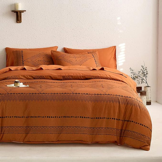 Wake In Cloud - Boho Comforter Set, Farmhouse Bohemian Western Aztec Neutral Aesthetic, Soft Lightweight Bedding, 3 Pieces, Burnt Orange, King Size