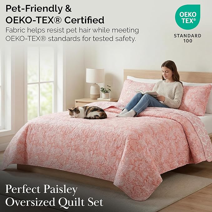 Southshore Fine Living, Inc. Paisley Quilt Set King/California Size, Light Weight Bedspread, 3-Piece Set Bohemian Bedding with Two Matching Quilted Pillow Shams, Cal/King Quilt, Reversible Coral
