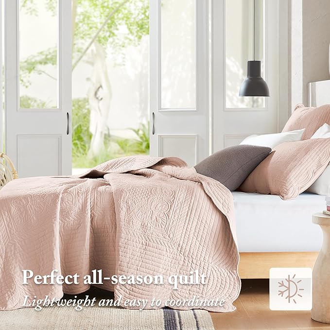 Madison Park Queen Quilt Set Damask Coverlet Set for Queen Size Bed, Cottage Oversized Quilt Set, Scallop Edge, All Season, Pre-washed Cotton-Filled Queen Size Quilt, Tuscany, Full/Queen Blush 3 Piece
