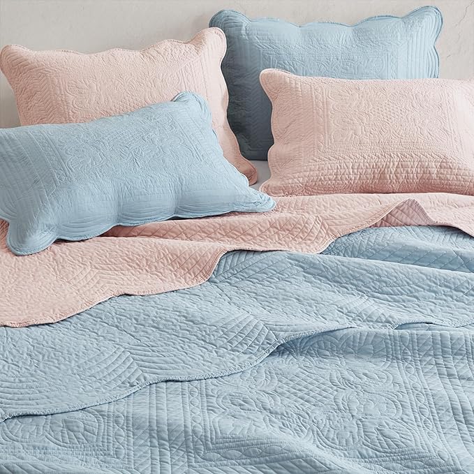 Madison Park Queen Quilt Set Damask Coverlet Set for Queen Size Bed, Cottage Oversized Quilt Set, Scallop Edge, All Season, Pre-Washed Cotton-Filled Queen Size Quilt, Tuscany, Full/Queen Blue 3 Piece