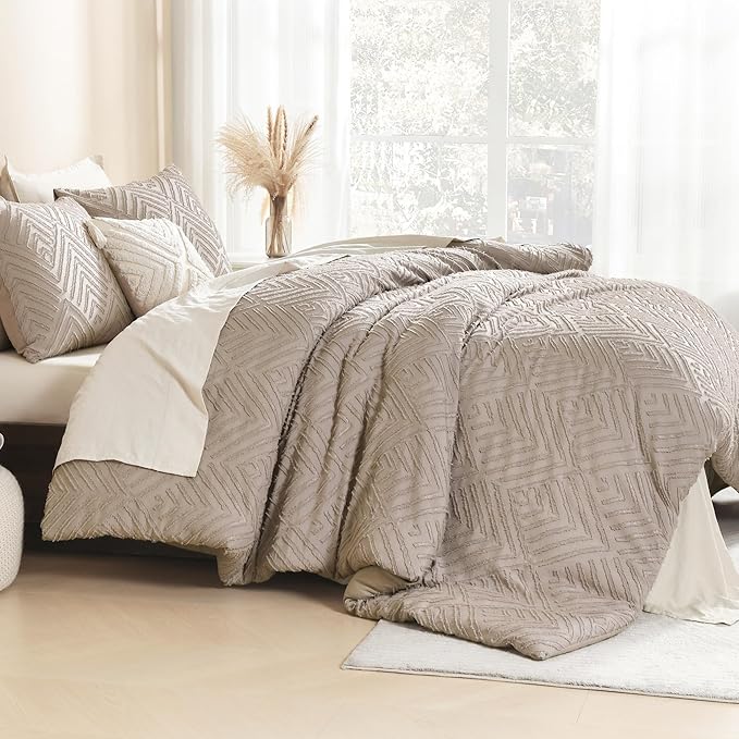 Litanika Light Coffee King Size Comforter Set, 3 Pieces Tufted Boho Farmhouse Bedding Comforter Sets, Lightweight Fluffy Comforter Bed Set for All Season (104x90In Comforter and 2 Pillowcases)