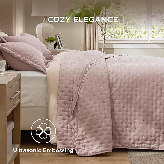 Bedsure King Quilt - Dusty Rose Bedspread King Size & Lightweight Comforter, Country Cottage Coverlet with Clover Pattern, Ultra Soft All-Season Bedding, 106 x 96 Inches | Stitch-Free Quilting, Ultra Soft, Lightweight, Machine Washable, Pet-Friendly