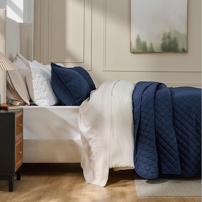 Bedsure Quilts Queen Size - Lightweight Bedspreads Queen Size with Classic Honeycomb Quilting, Soft Quilt Bedding Set, Navy Comforter Set Coverlet for All Seasons with 2 Pillow Shams (90" x 96") | Skin-Friendly Soft, All-Season Comfort, Breathable, Lig...
