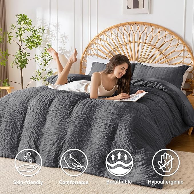 HYMOKEGE Dark Grey Duvet Cover King Size, Ultra Soft 3-Piece Seersucker Duvet Cover Set with Zipper Closure, Soft Brushed Microfiber Bedding Set with 8 Corner Ties (104"x90", 2 Pillowshams)