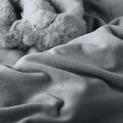 Lavish Home Oversized Ruched Faux Fur Blanket - 60x80-Inch Plush Polyester Faux Fur Queen-Size Throw for Sofas and Beds - Luxurious Bedding (Silver)