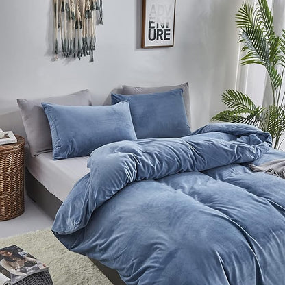 CLOTHKNOW Blue Velvet Queen Comforter Set Lake Blue Bedding Comforter Sets Soft Warm Grayish Blue Comforter with 2 x Pillow Cases