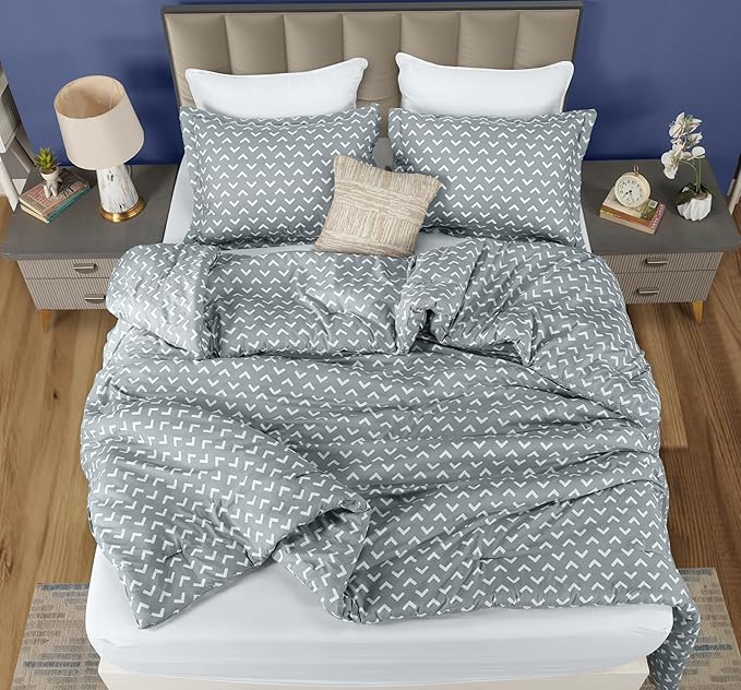 Queen Comforter Set 3 Piece Arrow White by Utopia Bedding Printed Comforters Queen Size Bedding Comforters Set Down Alternative Soft Bed Set 1 Comforter(88 x 88 inches) 2 Pillow Shams(20 x 26 inches)