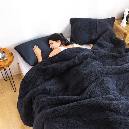 Warm Sherpa Comforter Set with Pillowshams Fleece Comforter King Size Lightweight Cozy Plush Washable Cotton Down Alternative Soft Comforter and Pillow Shams(Dark Navy Blue,King)