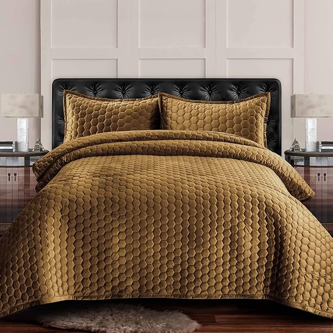 Tribeca Living Lugano Oversized Velvet Quilt Set - All Season, Extra Large, 3 Piece Queen Size Comforter Set with 2 Pillow Shams in Camel Honeycomb Pattern 260GSM