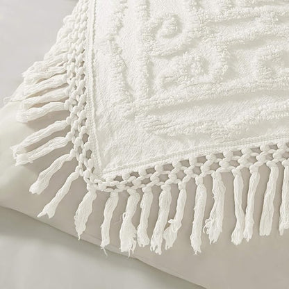 Madison Park Laetitia Lightweight 100% Cotton Quilt Set, Breathable Chenille Tufted, Shabby Chic Boho Medallion Design, Sham, Floral Ivory w/ Tassels, King/California King (104 in x 92 in) 3 Piece