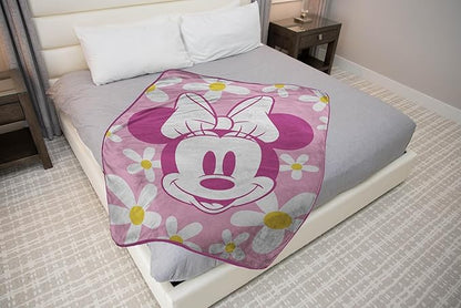 Jay Franco Kids Plush Throw Blanket – Soft & Cozy Fleece Throw for Bedroom & Couch Décor, Official Licensed Product, Pink - Minnie Mouse, 46x60 - Throw Blanket