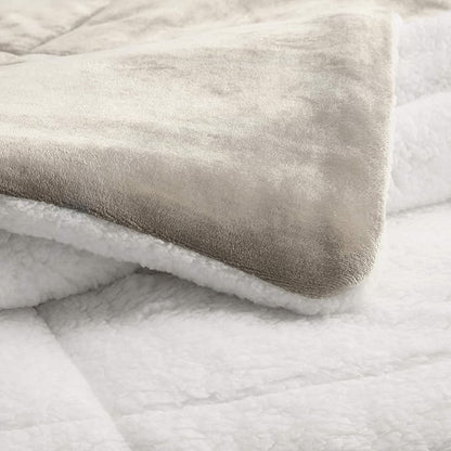 Amazon Basics Lightweight Microfiber Comforter Set 3 Pieces Duvet Cover Set With Zipper Closure, King, Taupe, Solid