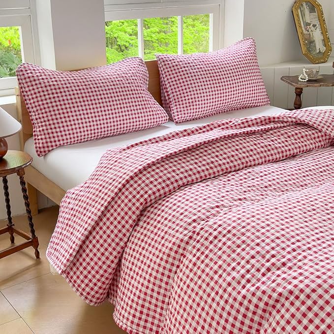 NSNLGSGC Red Gingham Queen Quilt Set, Soft Pre-Washed Microfiber Red Plaid Queen Bedspread, Lightweight Checked Summer Quilt, Grid Bedding Coverlets for All Seasons (Includes 1 Quilt, 2 Pillow Shams)